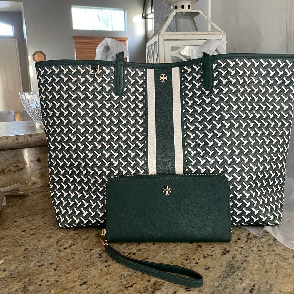 New Tory Burch large tote & full size wallet 🎉 - Picture 7 of 10